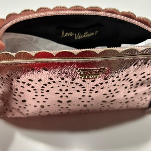 Victoria Secret: Petal Edge Beauty Bag  🌺 NWT (final price) - Picture 6 of 10